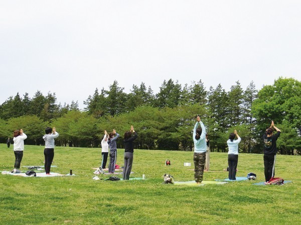 古河公方公園<br />
あおぞらヨガ教室 前期（全10回）